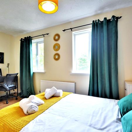 Manchester Townhouse By Bevolve - 4 Bedrooms - Free Parking Exterior photo